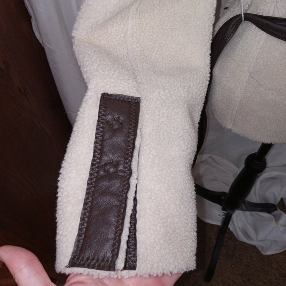 Ideology Reversible Shearling/Faux Fur Jacket with Collar Leather Belt Womens PS - Picture 7 of 15